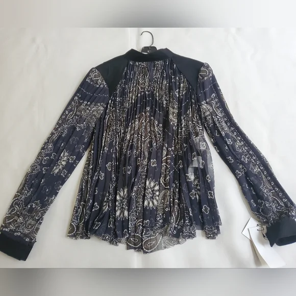NWT$1015 SACAI Bandana Print Logo Pleated Pullover Top Blouse Sz JP 3 (US Large) - Picture 15 of 15